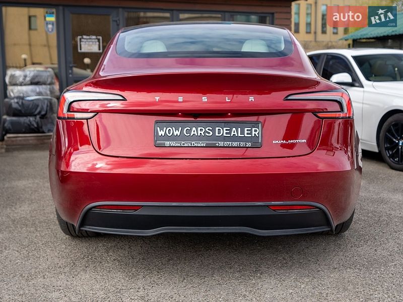 Седан Tesla Model 3 2024 в Києві