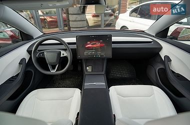 Седан Tesla Model 3 2024 в Києві