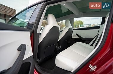 Седан Tesla Model 3 2024 в Києві