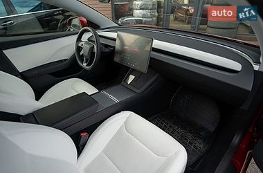 Седан Tesla Model 3 2024 в Києві