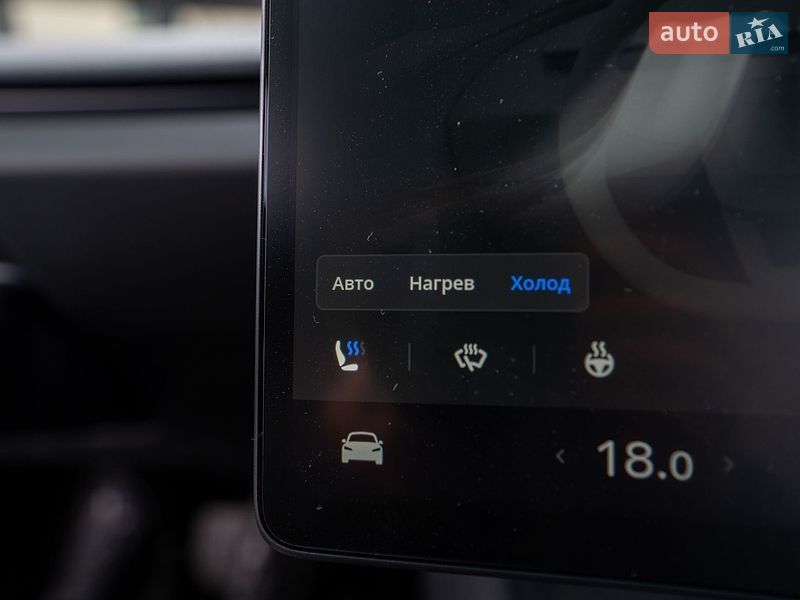 Седан Tesla Model 3 2024 в Києві