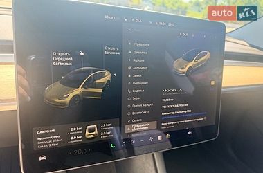 Седан Tesla Model 3 2020 в Києві