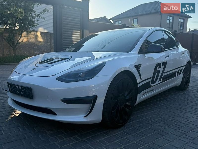 Седан Tesla Model 3 2023 в Одесі