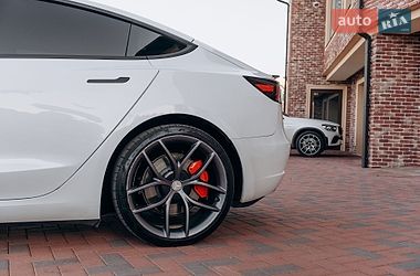 Седан Tesla Model 3 2023 в Киеве