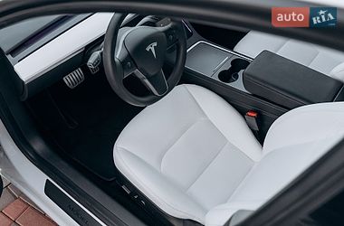 Седан Tesla Model 3 2023 в Киеве