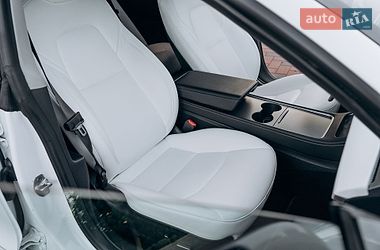 Седан Tesla Model 3 2023 в Киеве