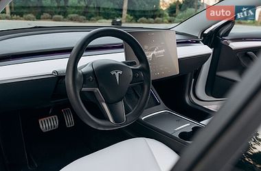 Седан Tesla Model 3 2023 в Киеве фото 14 Седан Tesla Model 3 2023 в Киеве