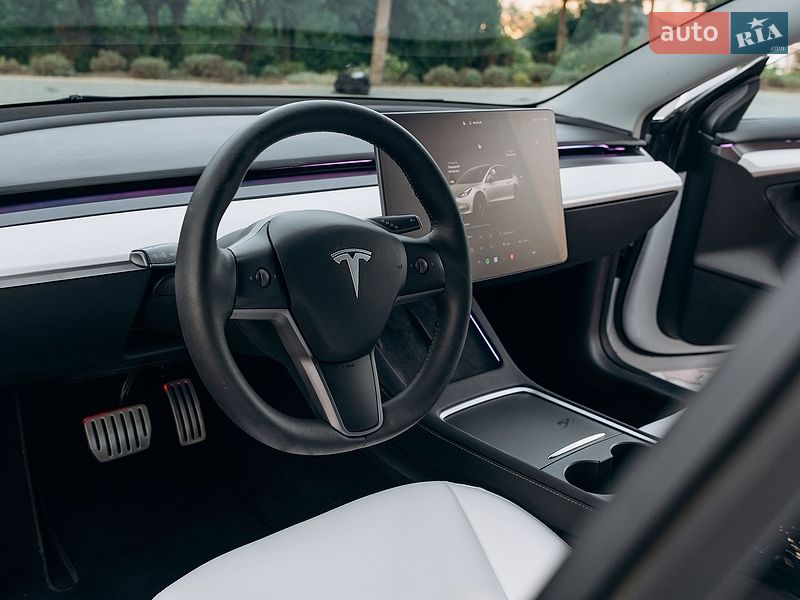 Седан Tesla Model 3 2023 в Киеве фото 14 Седан Tesla Model 3 2023 в Киеве