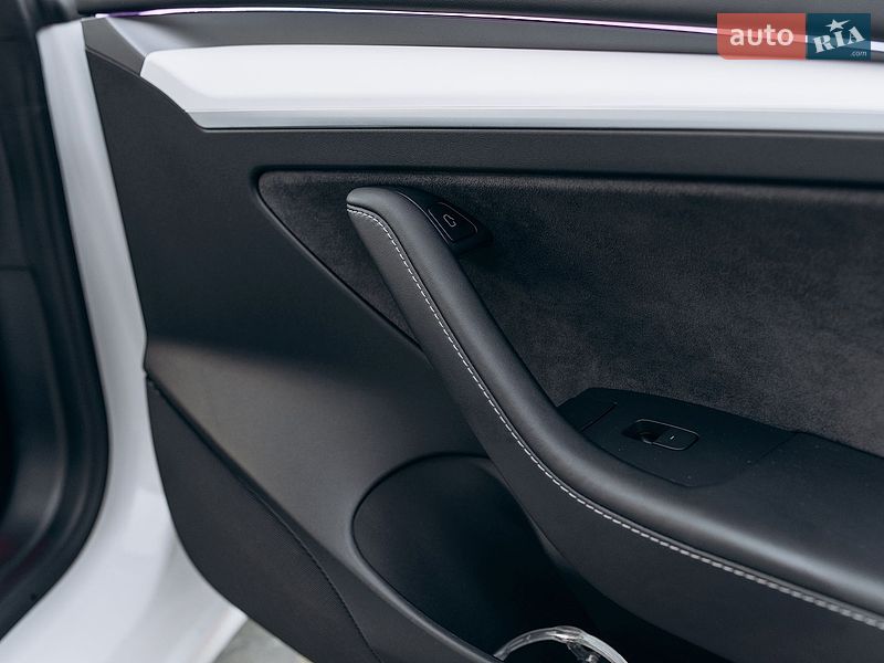Седан Tesla Model 3 2023 в Киеве фото 17 Седан Tesla Model 3 2023 в Киеве