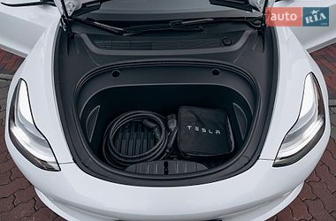 Седан Tesla Model 3 2023 в Киеве