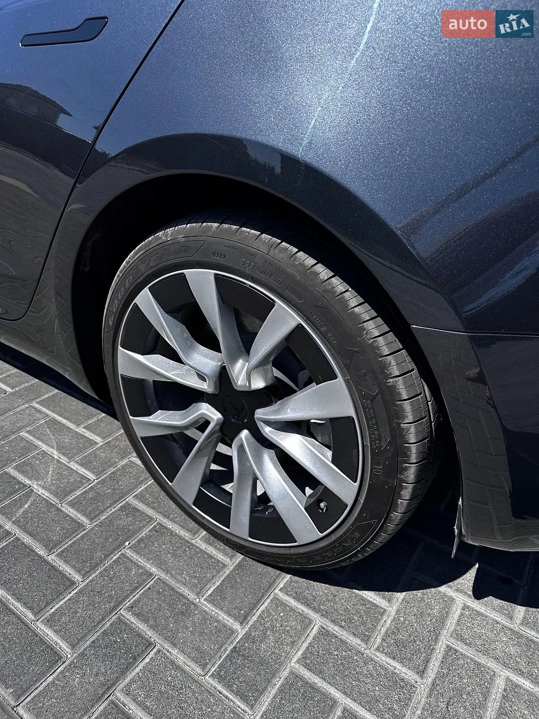 2025 Tesla Model 3 - мініатюра 13