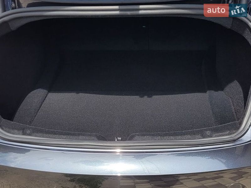 Седан Tesla Model 3 2025 в Кропивницком