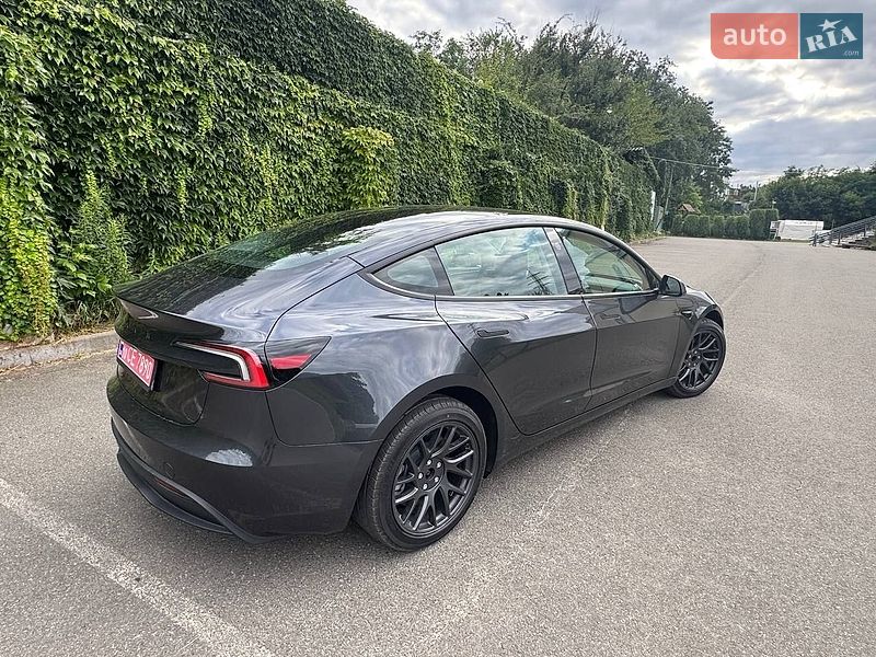 Седан Tesla Model 3 2025 в Киеве фото 3 Седан Tesla Model 3 2025 в Киеве