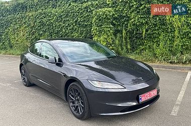 Седан Tesla Model 3 2025 в Киеве фото 13 Седан Tesla Model 3 2025 в Киеве