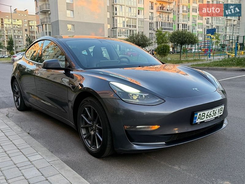 Седан Tesla Model 3 2021 в Вінниці