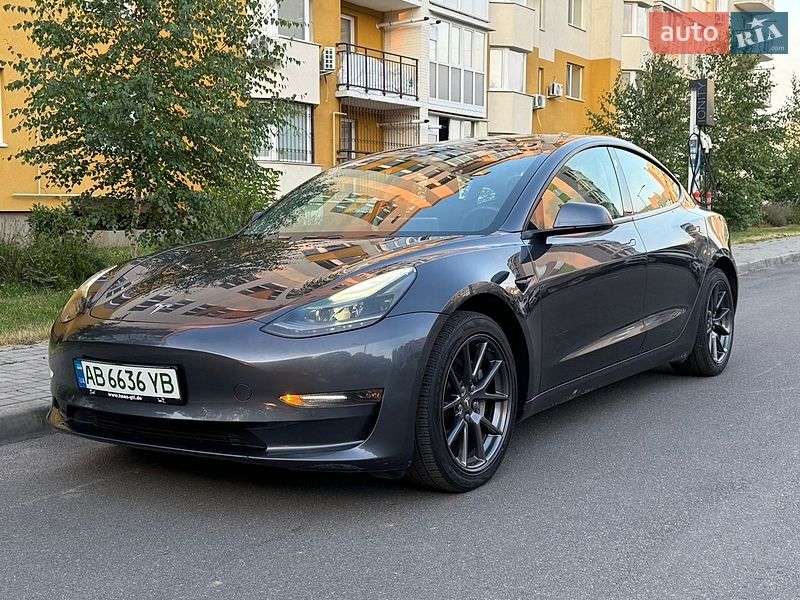 Седан Tesla Model 3 2021 в Вінниці