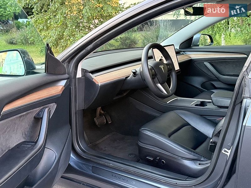 Седан Tesla Model 3 2021 в Вінниці