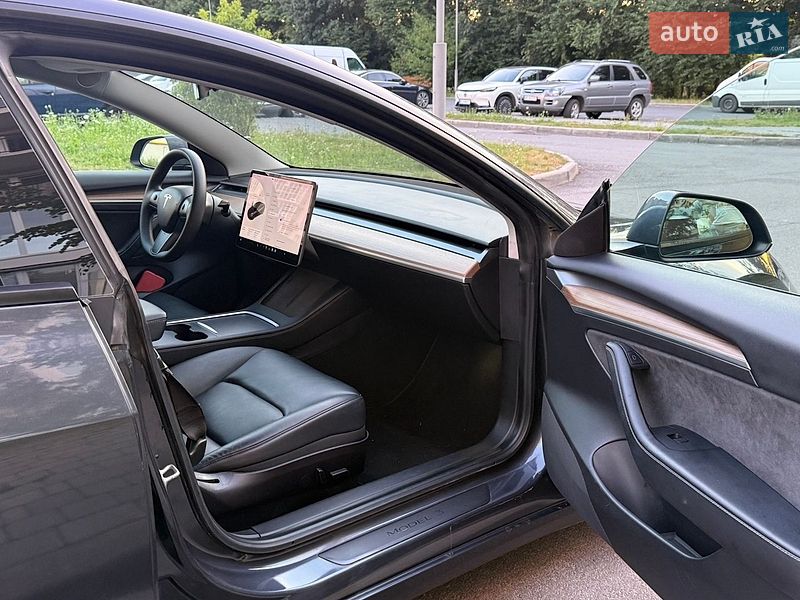 Седан Tesla Model 3 2021 в Вінниці