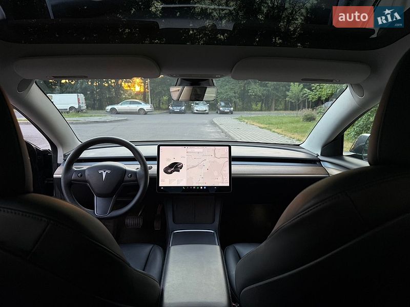 Седан Tesla Model 3 2021 в Вінниці