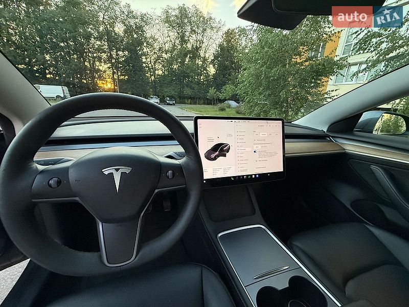 Седан Tesla Model 3 2021 в Вінниці