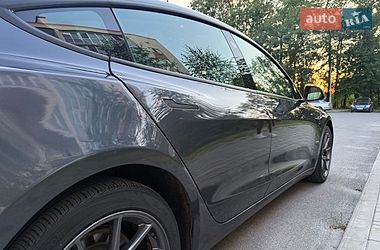 Седан Tesla Model 3 2021 в Вінниці