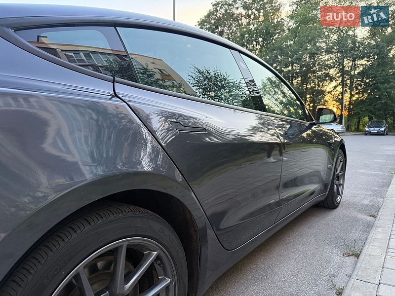 Седан Tesla Model 3 2021 в Вінниці