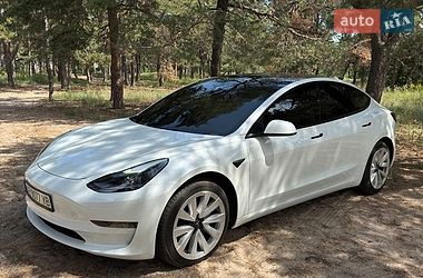 Седан Tesla Model 3 2023 в Дніпрі