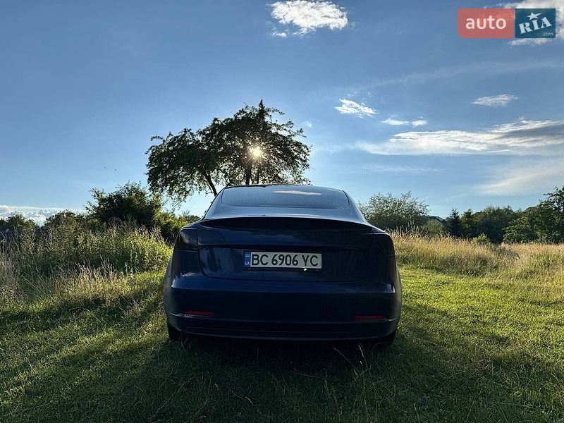 Седан Tesla Model 3 2018 в Львові