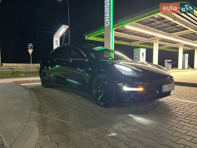 Седан Tesla Model 3 2019 в Києві