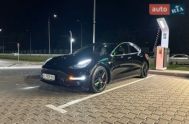 Седан Tesla Model 3 2019 в Києві