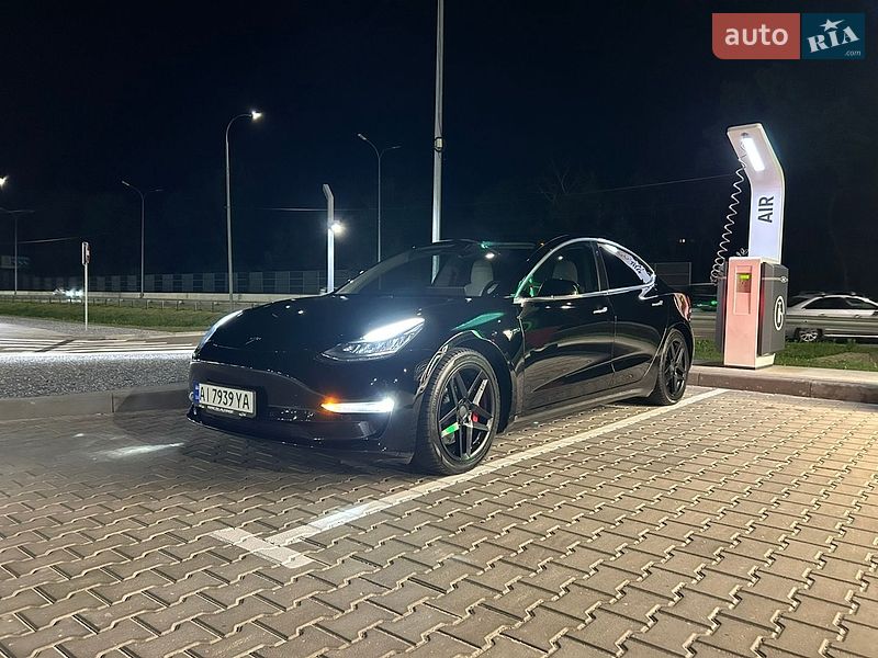 Седан Tesla Model 3 2019 в Києві