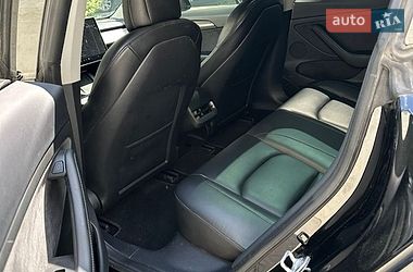 Седан Tesla Model 3 2021 в Львове