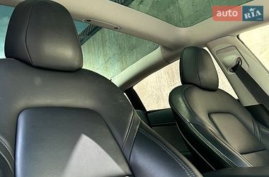 Седан Tesla Model 3 2021 в Львове