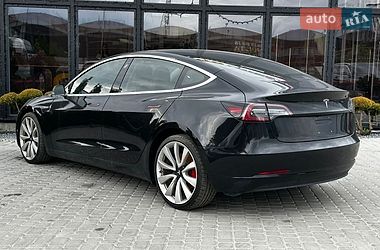 Седан Tesla Model 3 2018 в Львове