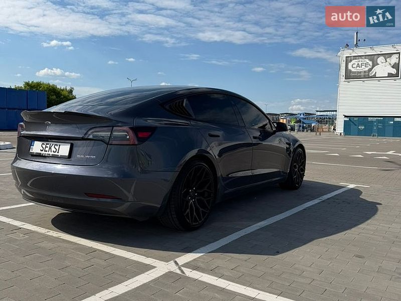 Седан Tesla Model 3 2022 в Борисполі