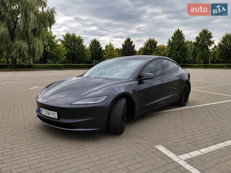 Седан Tesla Model 3 2024 в Шептицькому