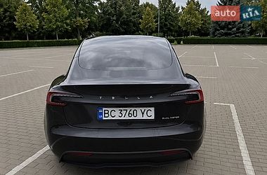 Седан Tesla Model 3 2024 в Шептицькому