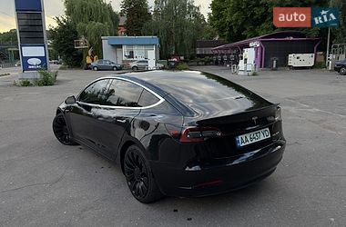 Седан Tesla Model 3 2018 в Буче