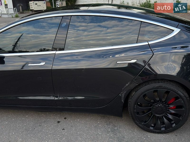 Седан Tesla Model 3 2018 в Буче