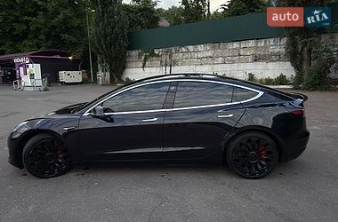 Седан Tesla Model 3 2018 в Буче