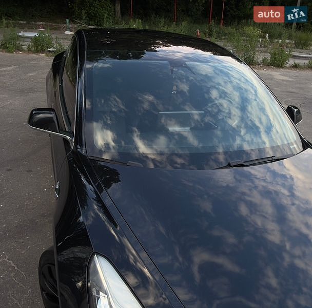 Седан Tesla Model 3 2018 в Буче