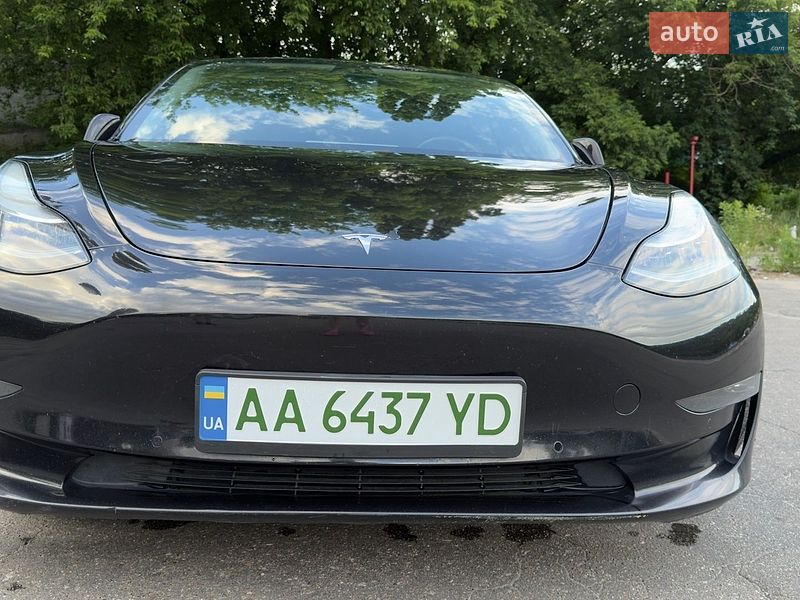 Седан Tesla Model 3 2018 в Буче