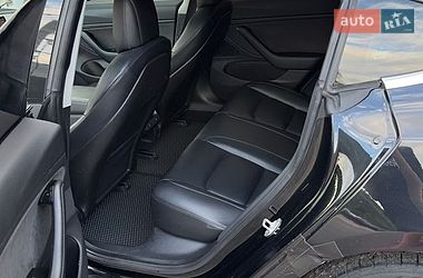 Седан Tesla Model 3 2018 в Буче