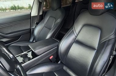 Седан Tesla Model 3 2018 в Буче