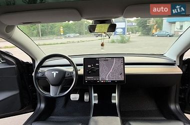 Седан Tesla Model 3 2018 в Буче