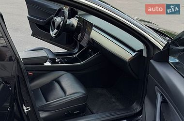 Седан Tesla Model 3 2018 в Буче