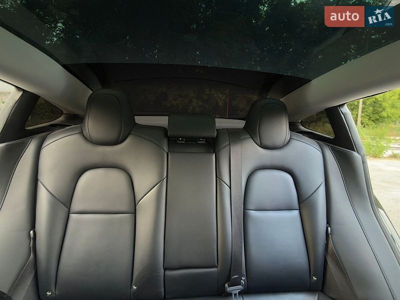 Седан Tesla Model 3 2018 в Буче