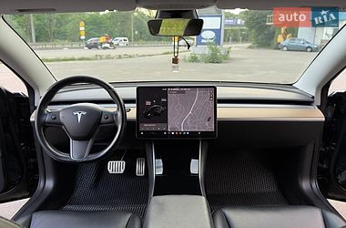 Седан Tesla Model 3 2018 в Буче