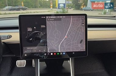 Седан Tesla Model 3 2018 в Буче