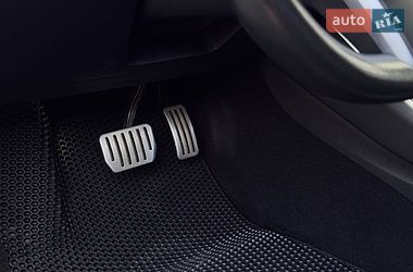Седан Tesla Model 3 2018 в Буче